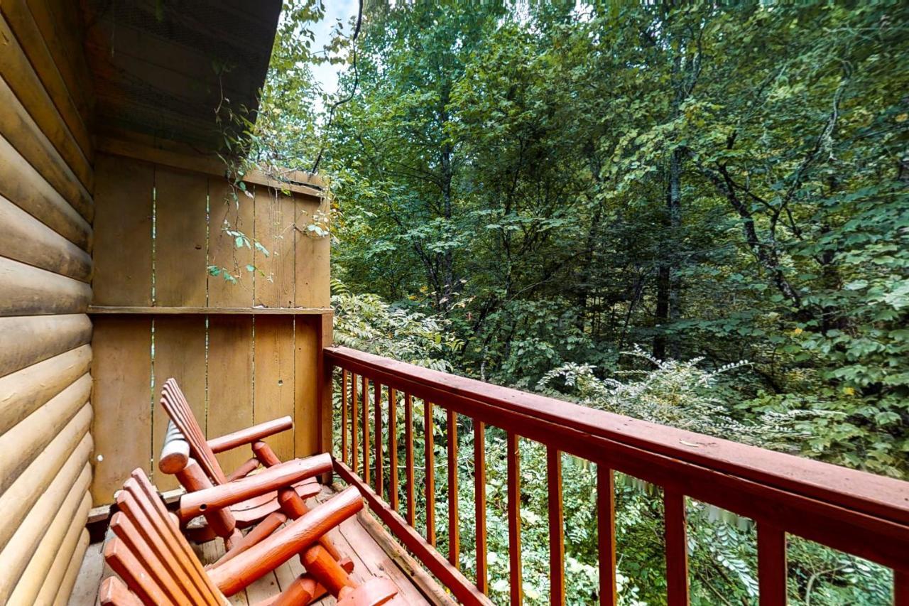 Bear Hugs Pigeon Forge Exterior foto
