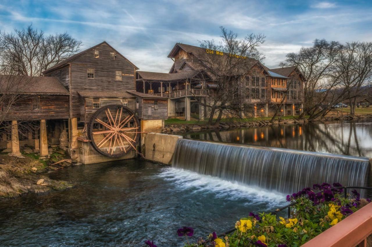 Bear Hugs Pigeon Forge Exterior foto